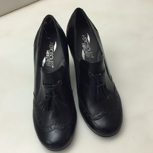 Aerosoles black heels with tassels